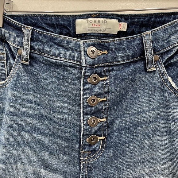 Torrid High Rise Straight Jeans Raw Hem Distressed Size 20 Regular - Picture 3 of 11